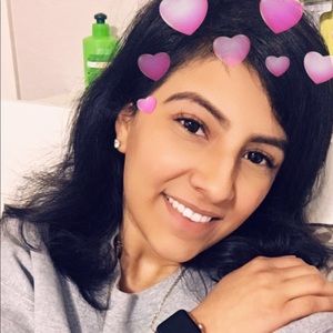 Meet your Posher, Esmeralda